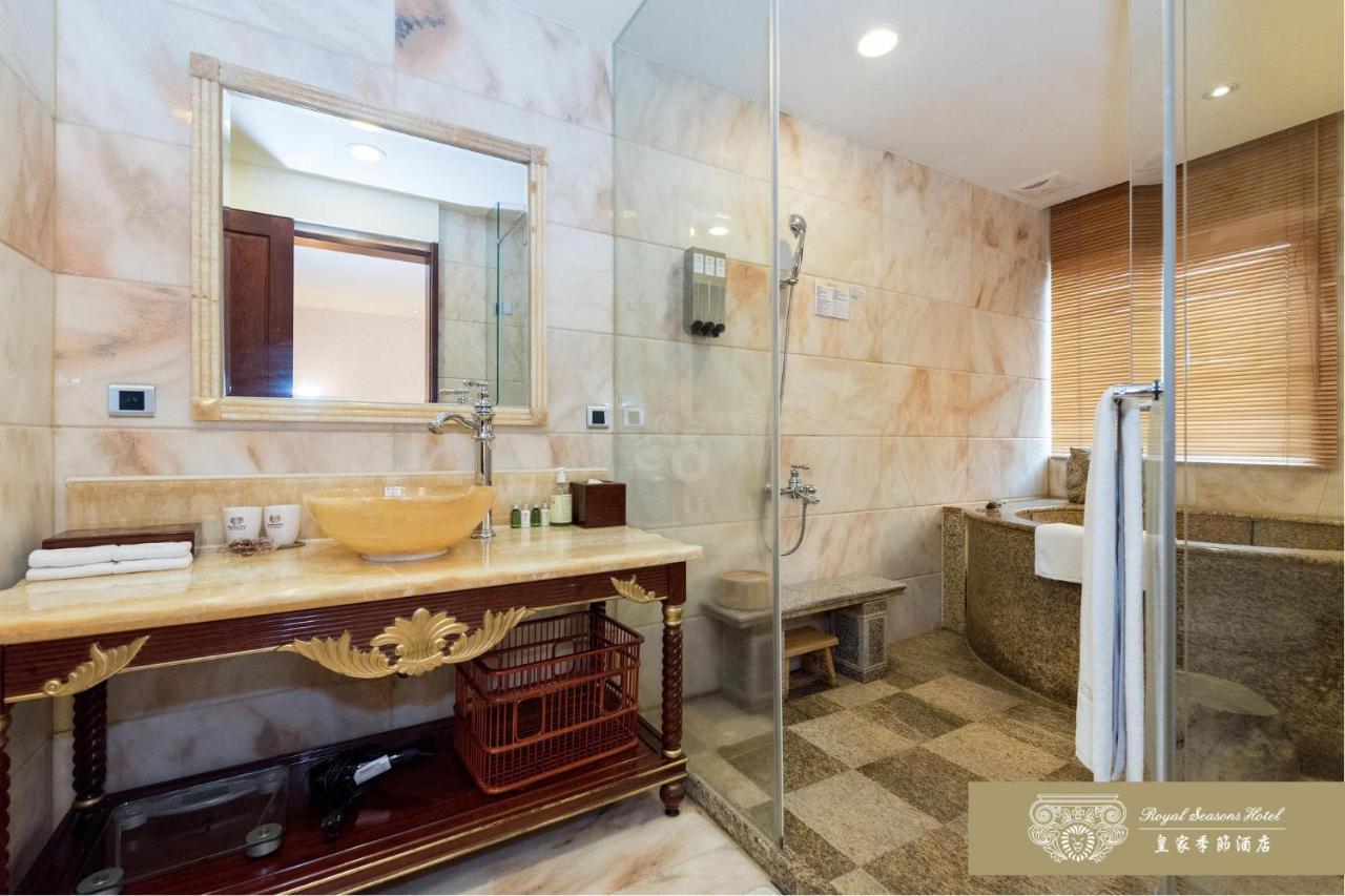 Royal Seasons Hotel Beitou Taipei Bagian luar foto
