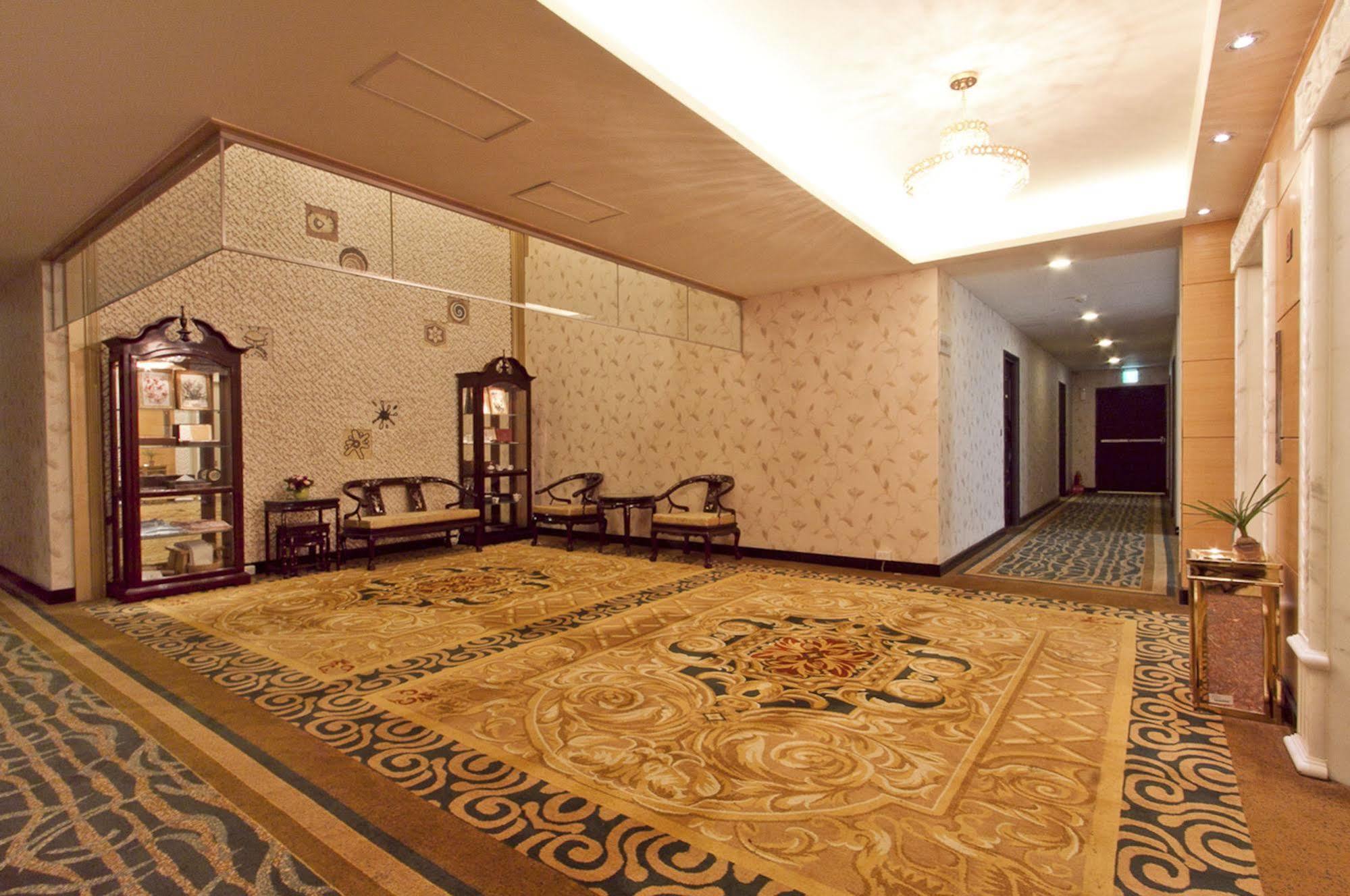 Royal Seasons Hotel Beitou Taipei Bagian luar foto