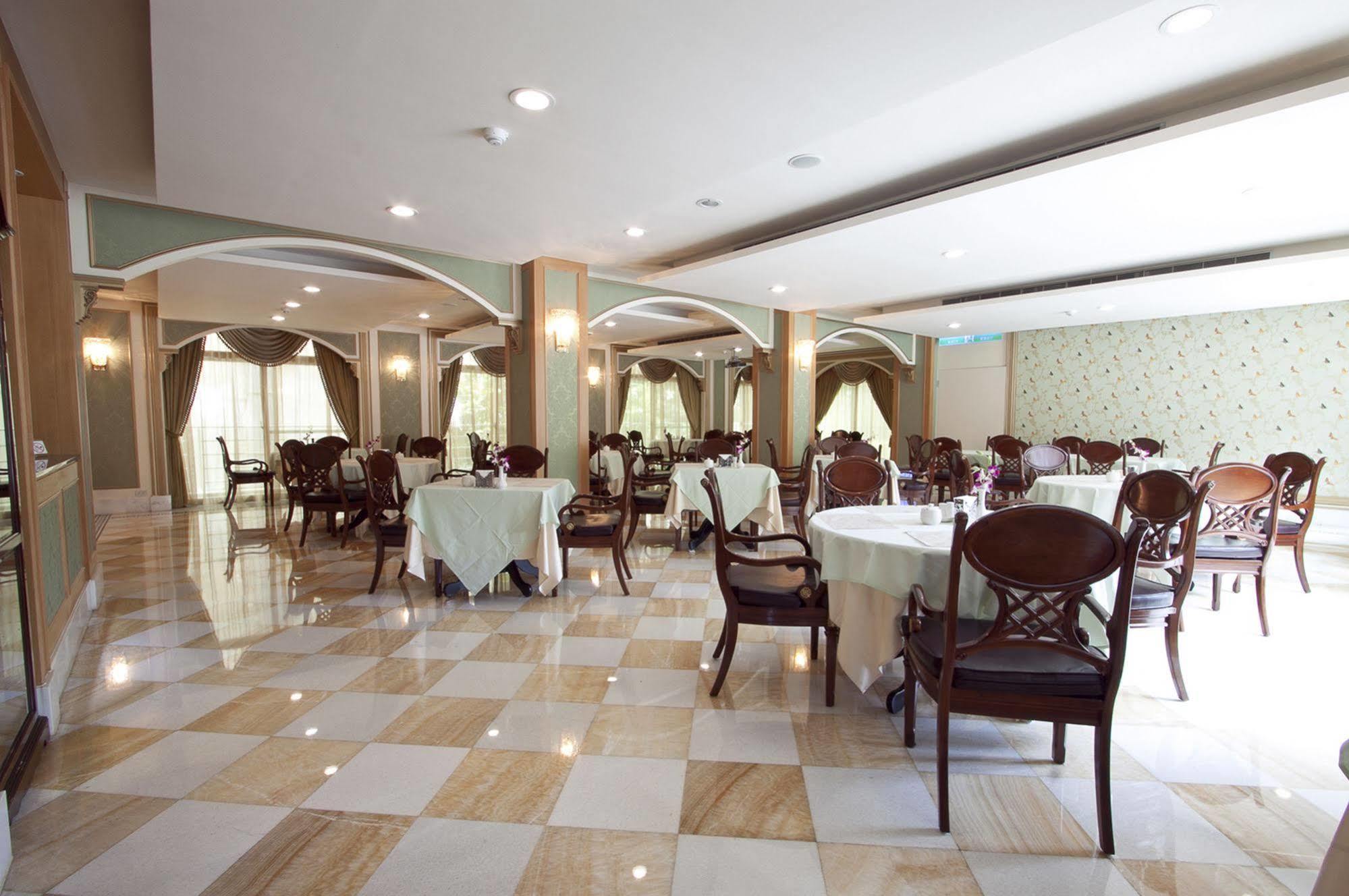 Royal Seasons Hotel Beitou Taipei Bagian luar foto