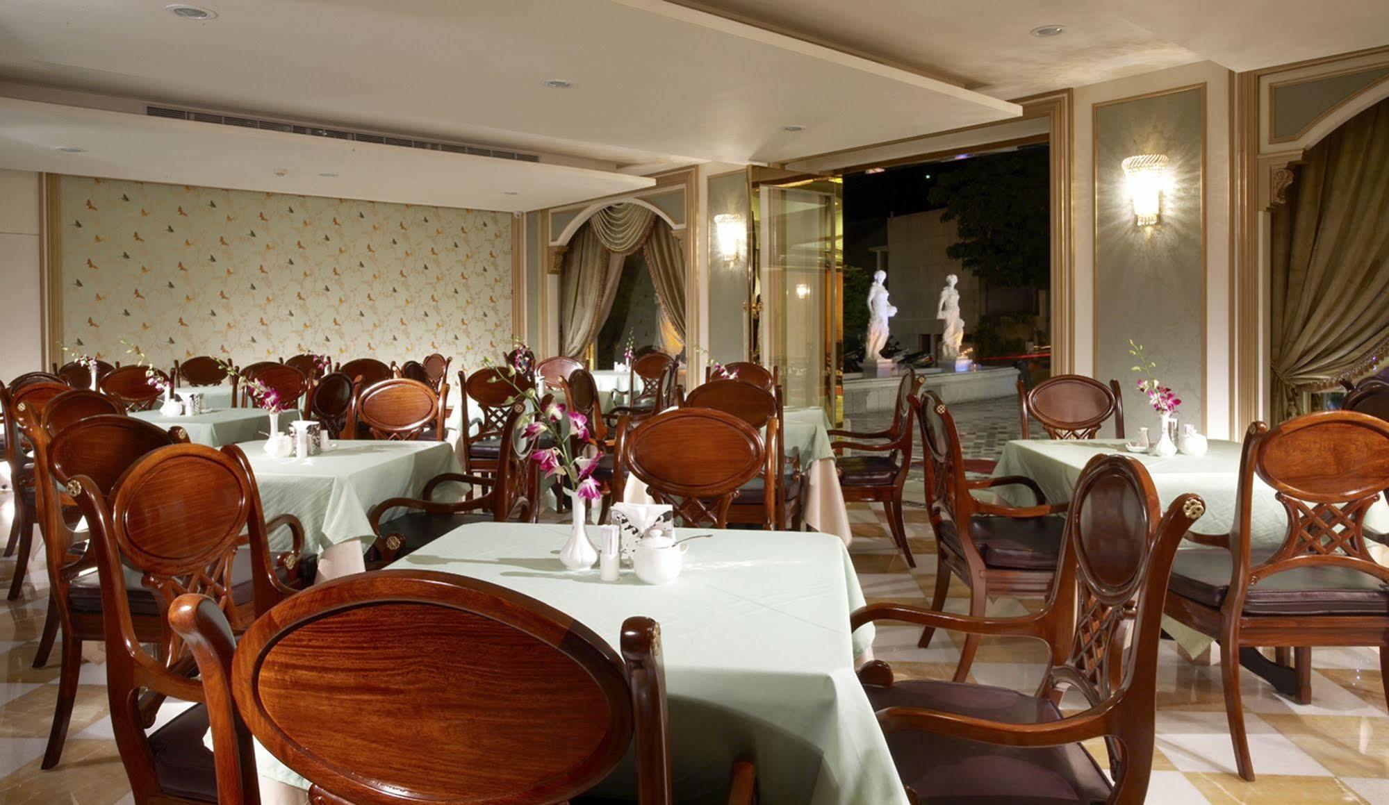 Royal Seasons Hotel Beitou Taipei Bagian luar foto