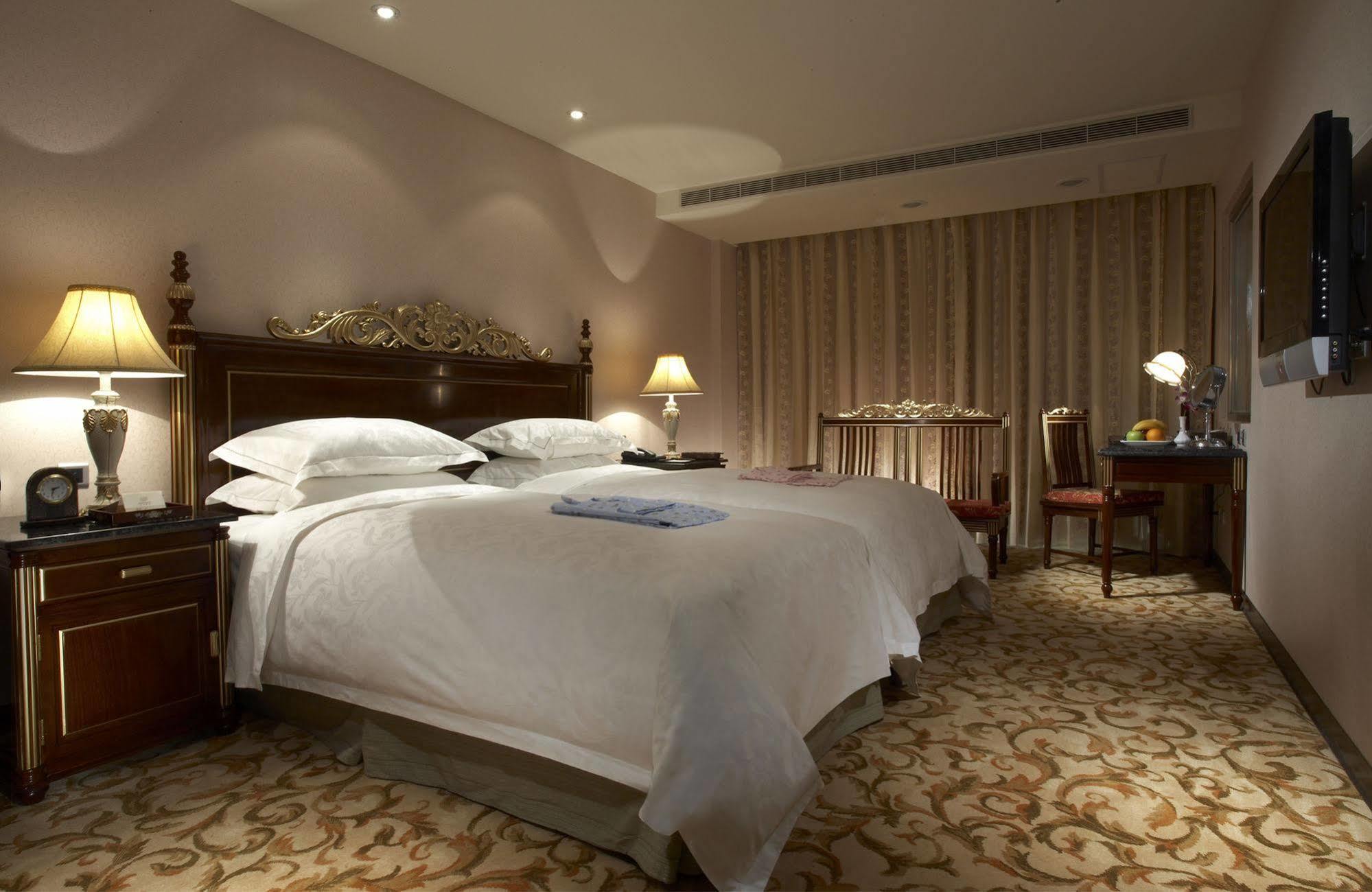 Royal Seasons Hotel Beitou Taipei Bagian luar foto