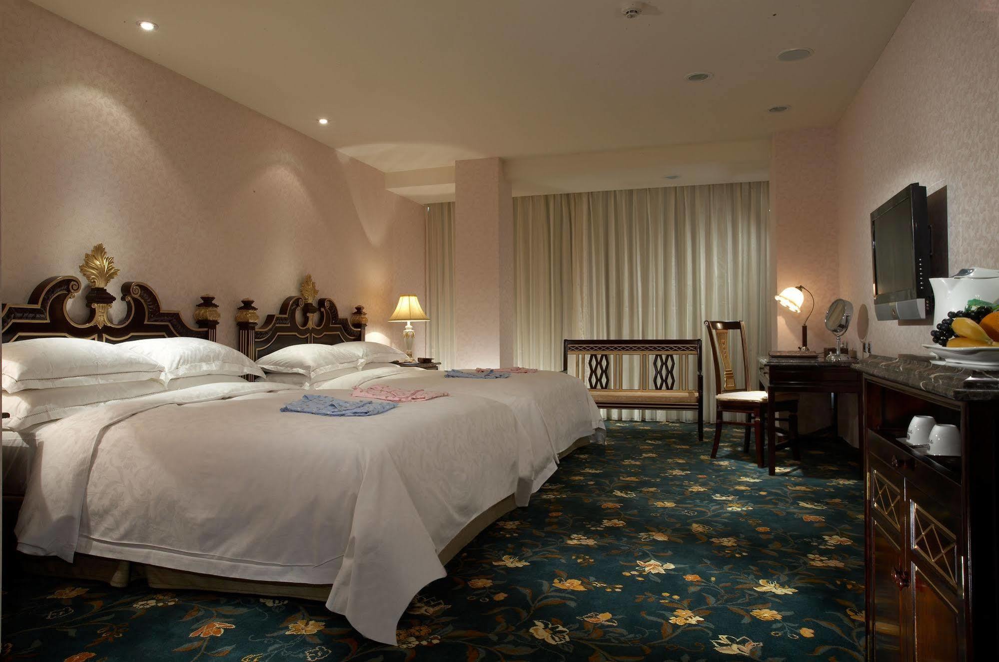 Royal Seasons Hotel Beitou Taipei Bagian luar foto