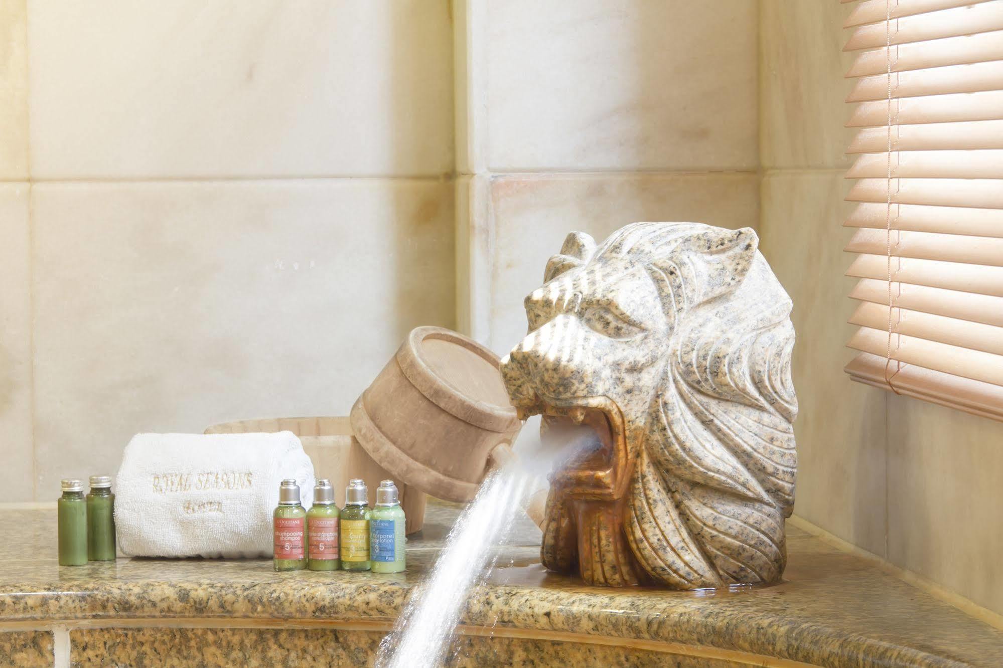 Royal Seasons Hotel Beitou Taipei Bagian luar foto